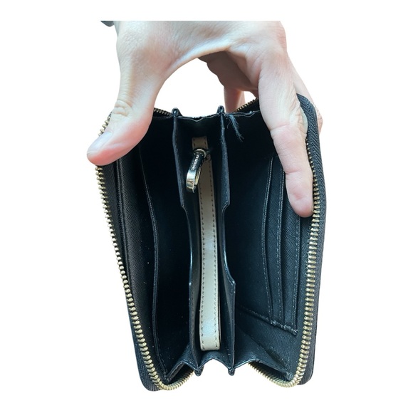 Michael Kors Black Patent Logo Zip Wallet - Picture 3 of 3